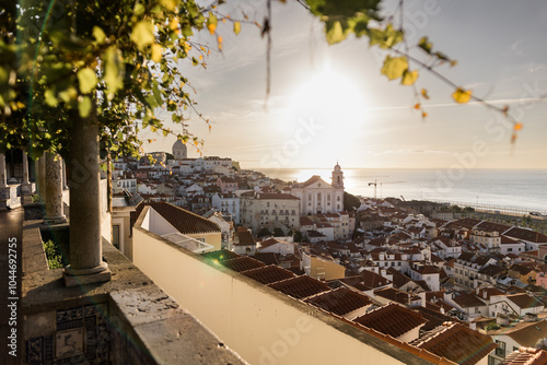 Miradouro de Santa Luzia: Blick auf die Stadt Lissabon in Alfama