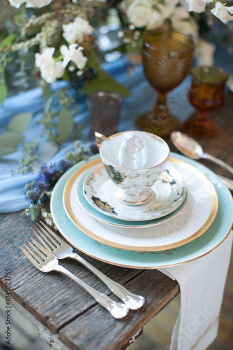 Vintage Teacup On China, Dinner Plate, Dinner Table Setting Ideas, Table Decor, Inspiration, Party Planning, Dinner Plates, Blue Antique Teacup