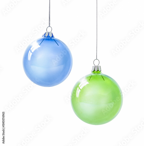 Zwei Schöne Weihnachtskugel aus Glas vor weissem Hintergrund