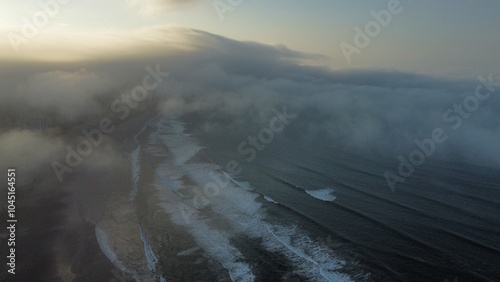 DRONE- PRAIA GRANDE - sol por cima das nuvens