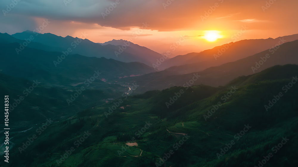 Fototapeta premium The sunset in the valley, wallpaper, a colorful natural phenomenon that is so beautiful