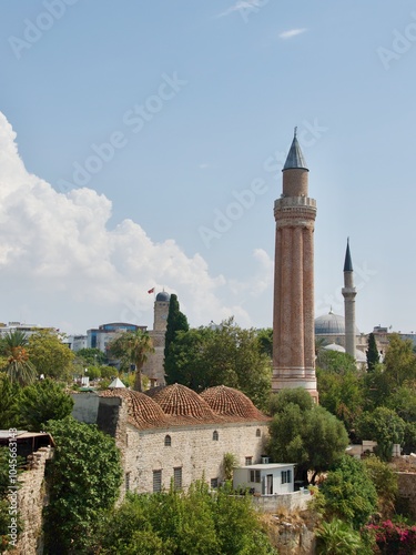 Obraz na płótnie An ancient mosque with its minaret in the old town of Antalya, Turkey w salonie