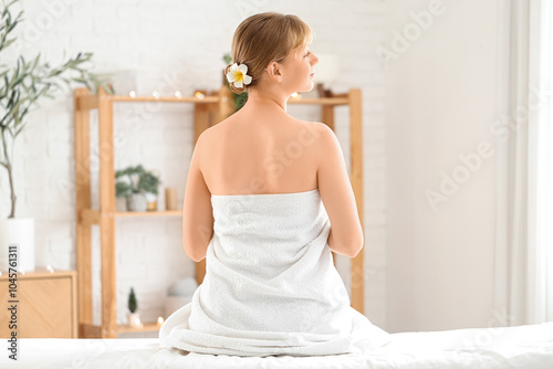 Young woman resting in spa ...