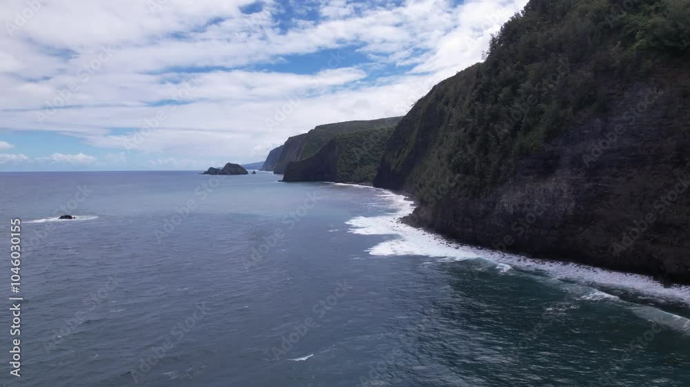 Pololū Valley Lookout from the Pacific ocean Pololū Valley Lookout from the Pacific ocean