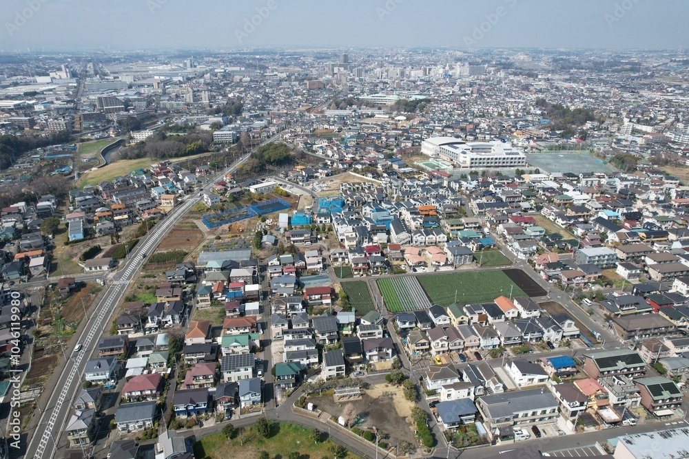 Naklejka premium Blue sky and cityscape in Kanagawa, Japan