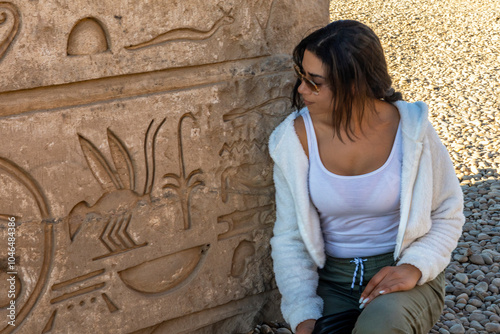Photography Traveler, immerse yourself in ancient Egypt by deciphering the hieroglyphics of the temple of Kom Ombo