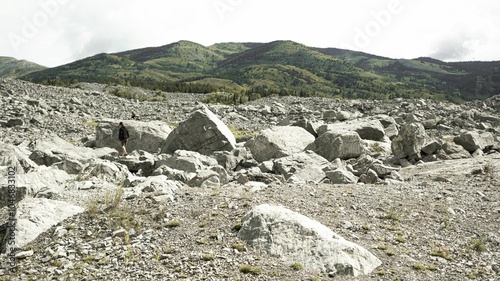 Foto Scenic view of Frank Slide mountain landscape in Alberta, Canada