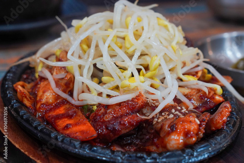 Spicy octopus and bean sprouts
