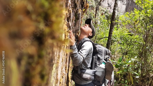 primeiro contato com o monte roraima no terceiro dia de trekking - venezuela  photo