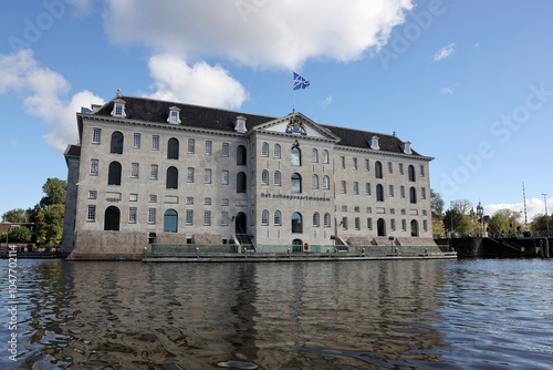 Obraz na płótnie Maritime Museum, formerly the warehouse of the Admiralty of Amsterdam w salonie