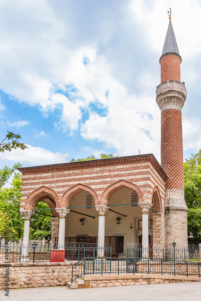 Fototapeta premium Burmese Masjid (Burmalı Masjid Mosque) located in the outer courtyard of Şehzade Mosque in Istanbul.