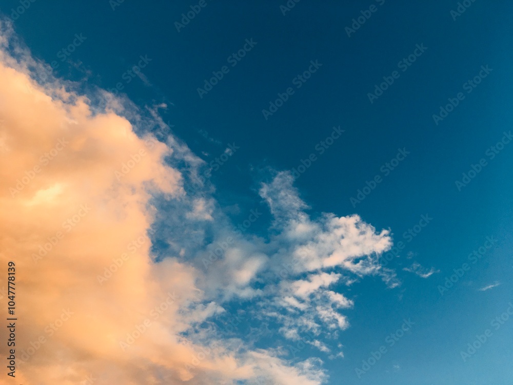 Obraz premium Cloudy Blue Sky