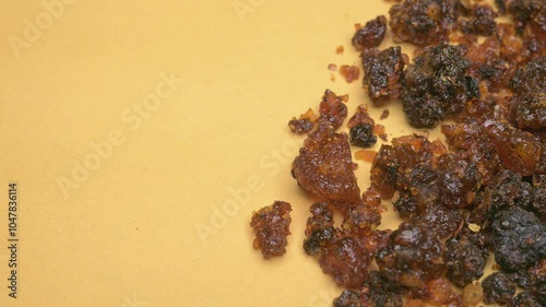 angle pan herb CuMoYao or Myrrha or Myrrh Stir-frying with Vinegar at horizontal