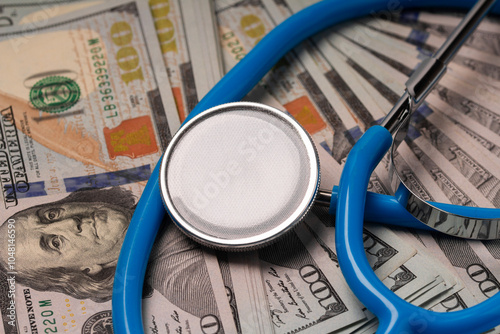 Obraz na płótnie Costs of healthcare concept , stethoscope and dollar bills w salonie