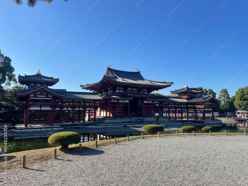 Fototapeta premium Traditional Japanese temple under clear skies