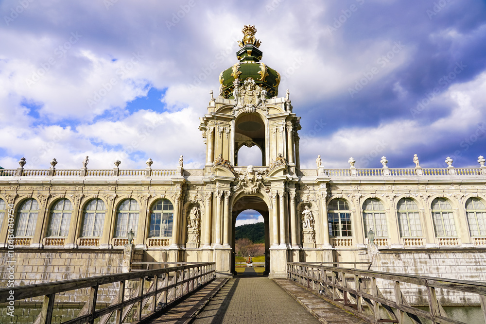 Obraz premium 有田ポーセリンパークのツヴィンガー宮殿(佐賀県有田町)