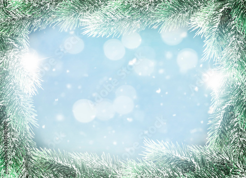 Heller Weihnachts Hintergrund mit Tannenzweigen