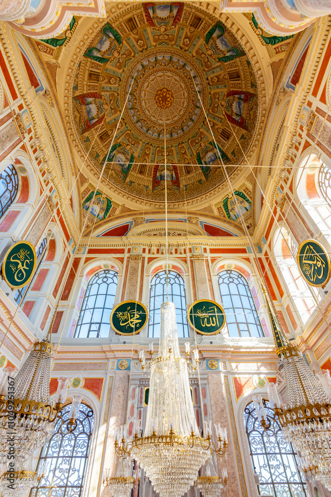 Decorated ceiling of Ortakoy mosque in Istanbul, Turkey Decorated ceiling of Ortakoy mosque in Istanbul, Turkey