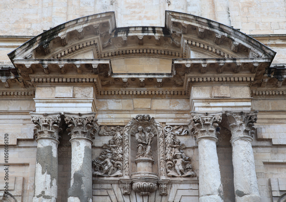Fototapeta premium Arche de l église de Lasbinal