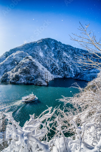 冬の庄川峡