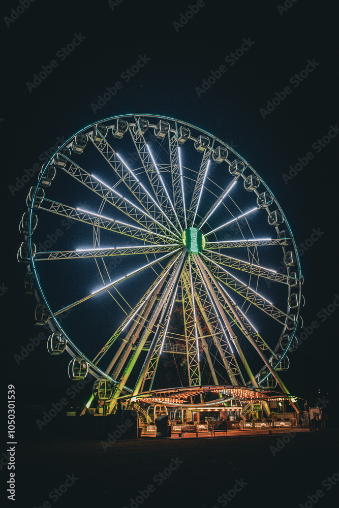 Riesenrad bei Nacht - Ferris wheel at night Riesenrad bei Nacht - Ferris wheel at night