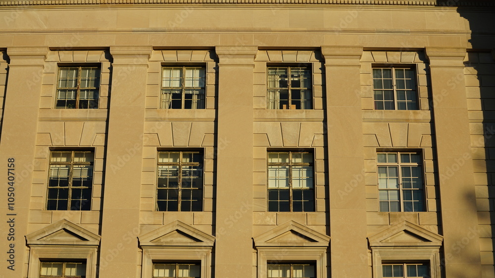 Fototapeta premium The Washington DC city view with the old architectures in autumn 