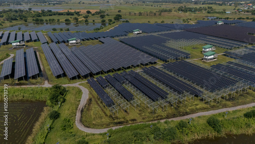 Foto Overhead drone footage of solar panels, renewable energy and the energy industry