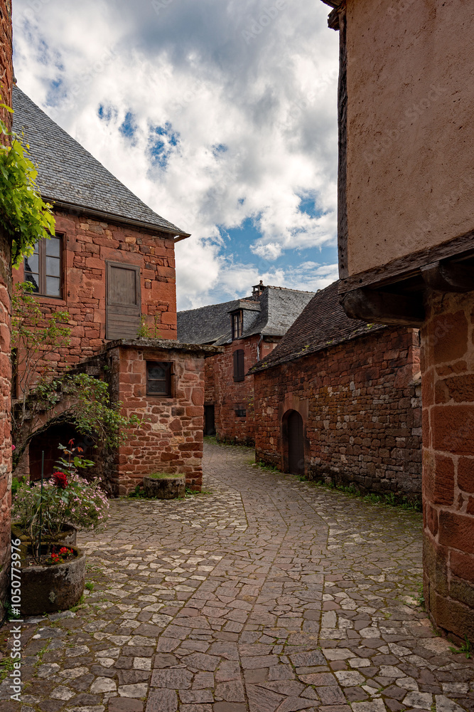 Gasse in Collonges-la-Rouge in Nouvelle-Aquitaine in Frankreich