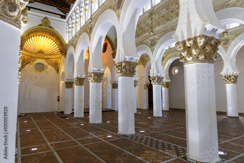 interior of a sinagoge in Toledo