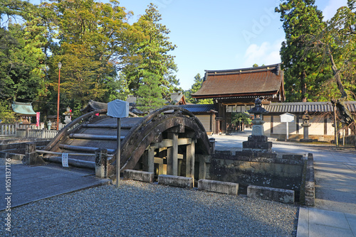 多賀大社　反橋と神門 photo