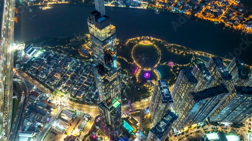 Obraz na płótnie Landmark 81 Vinhomes Central Park, Ho Chi Minh City, Vietnam. Night beautiful wallpaper Beautiful panoramic city w salonie