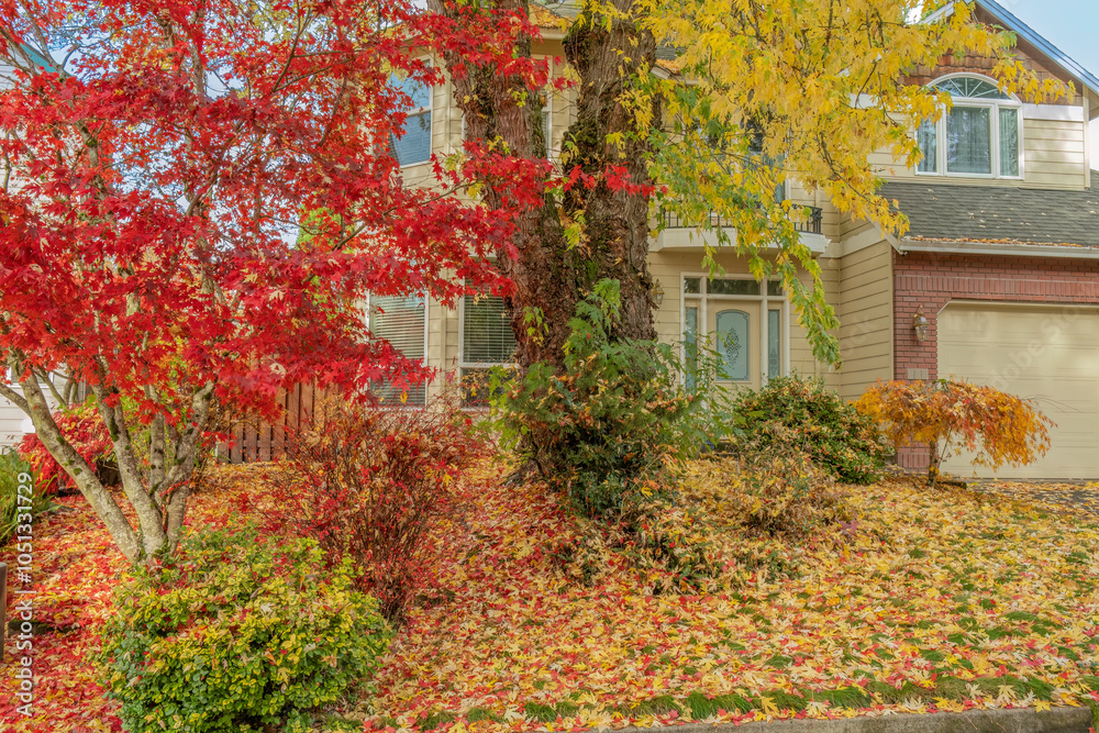 Naklejka premium Fall season in a neighborhood Gresham Oregon.