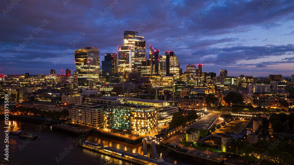 Obraz premium Bustling cityscape of London, UK