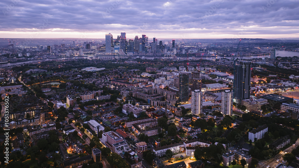 Obraz premium Bustling cityscape of London, UK