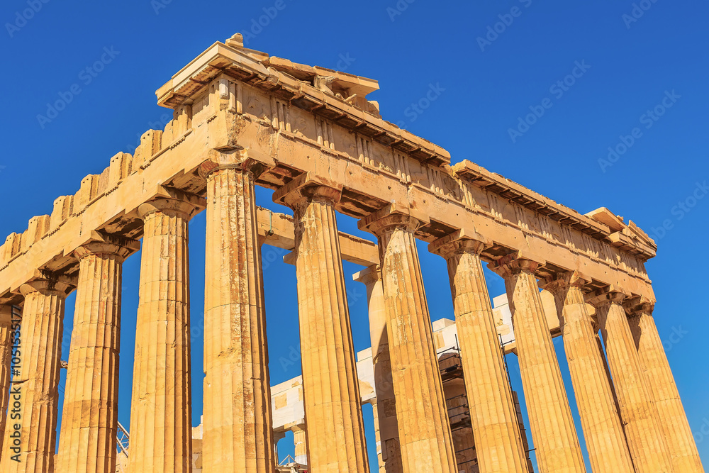 Obraz premium Parthenon temple in Acropolis in Athens, Greece