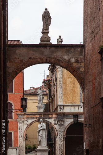 Wallpaper Mural Sculptures on the streets of the Italian city. Torontodigital.ca