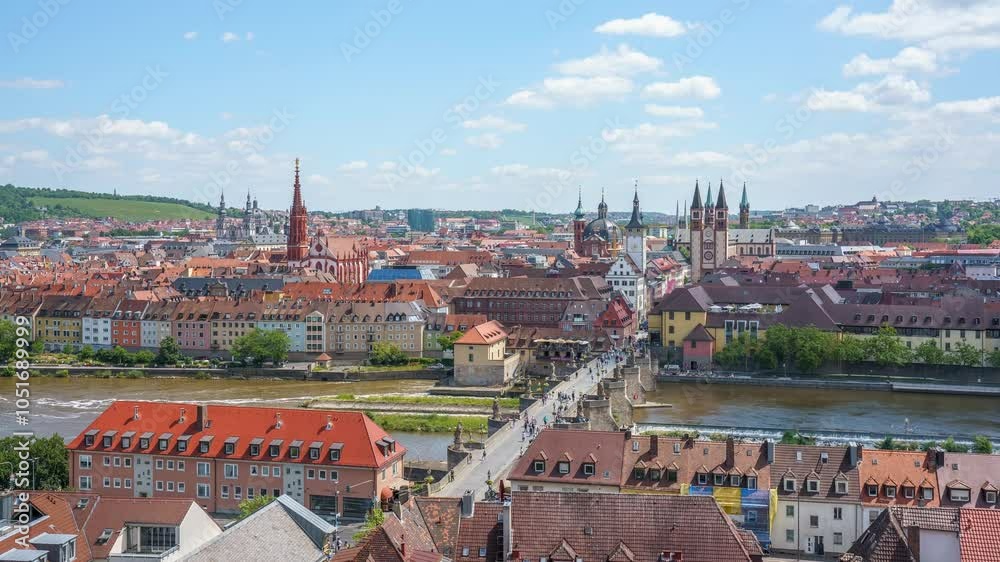 Zeitraffer über die historische Altstadt von Würzburg am Main in Franken, Bayern, Deutschland