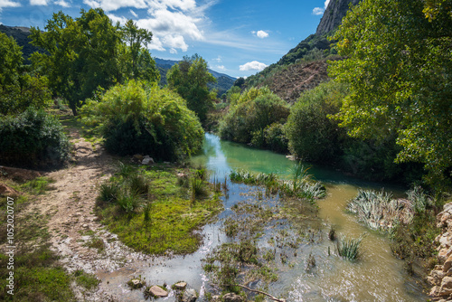 The Cueva del Gato is a unique and wonderful natural corner in the province of Malaga. More specifically, in the Sierra de Grazalema Natural Park, 15 minutes from Ronda.
