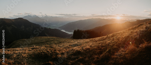 Obraz na płótnie Mountain scenery in Zell am See with lake and Kitzsteinhorn at sunset, Salzburg Land, Austria w salonie