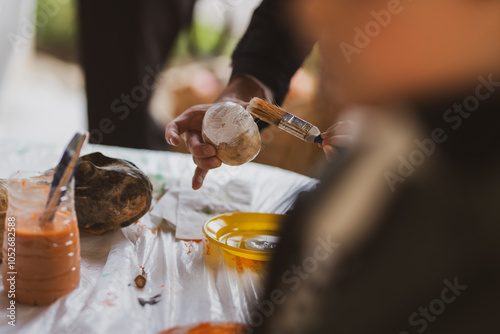 Laboratorio dipingi il sasso per halloween