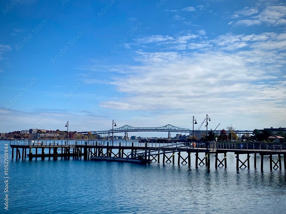 Obraz premium Charlestown Massachusetts Dock Overlooking Tobin Bridge in the Distance