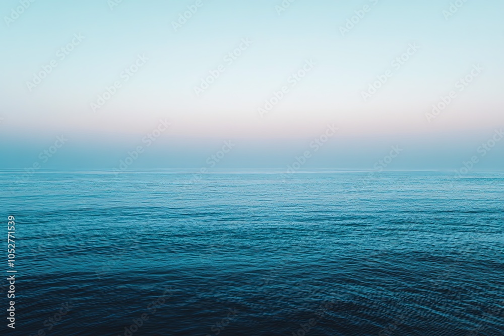 Obraz premium Horizon océanique embrumé et lumineux 