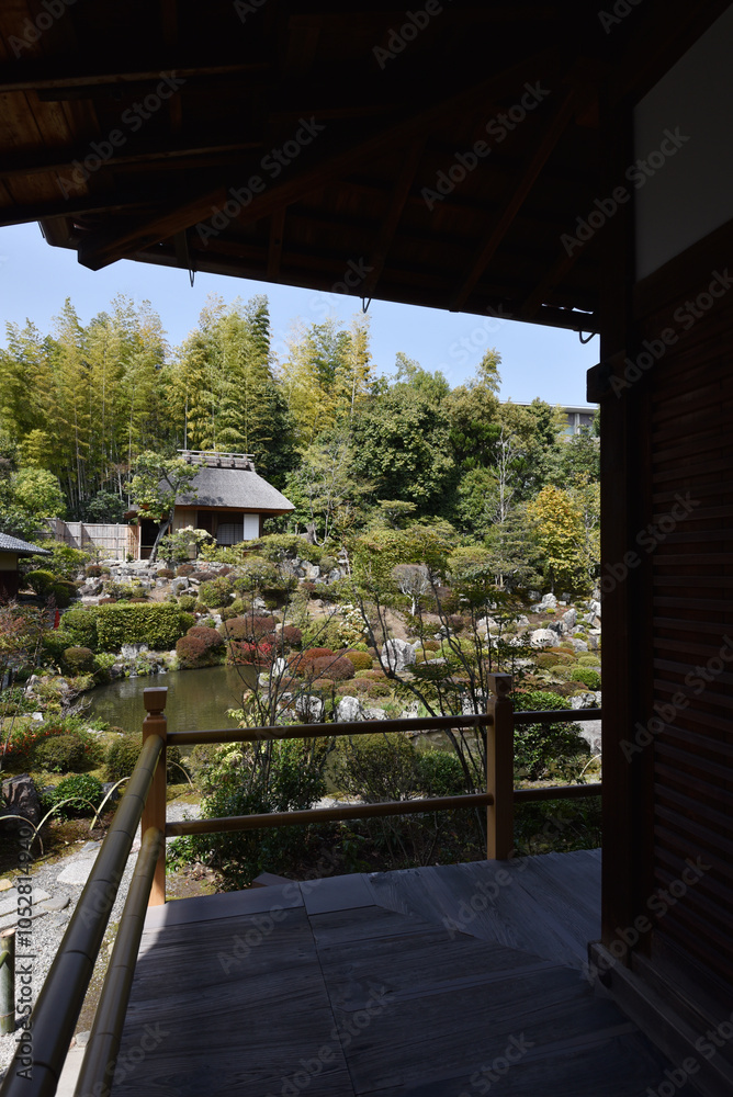 等持院 方丈の回廊から庭園を望む 京都市北区 等持院 方丈の回廊から庭園を望む 京都市北区