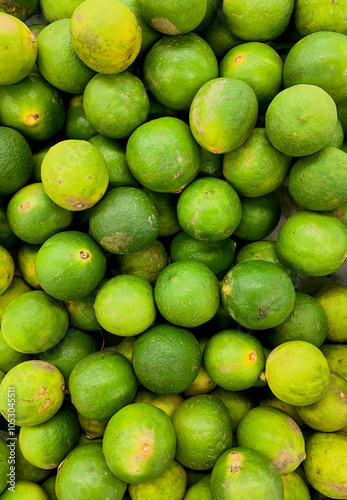 medium size lime with bright green color