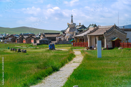 Foto Erdene Zuu Monastery, earliest surviving Buddhist monastery in Mongolia, affilia