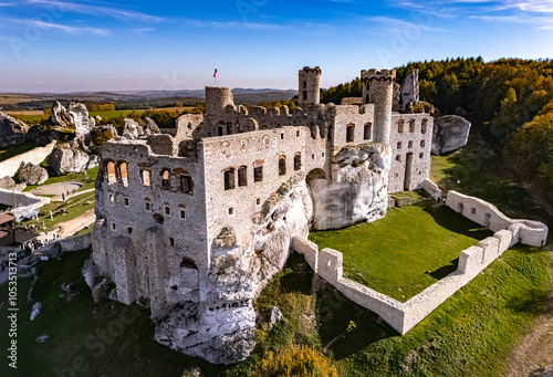 Fototapeta Naklejka Na Ścianę i Meble -  Ogrodzieniec Castle in Podzamcze in Polish Jura, Poland