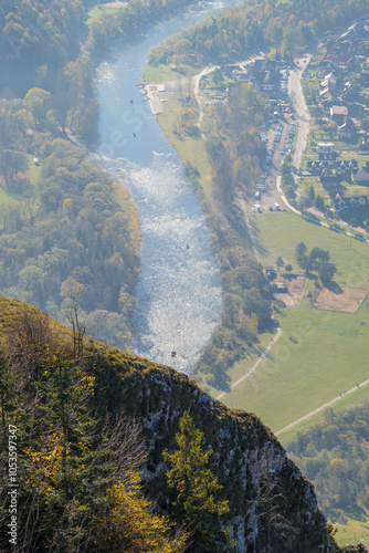 Obraz na płótnie The Dunajec River from a bird's eye view. Rafts on the river. Rafting on the Dunajec River. Pienieny Mountains. Poland. Telephoto w salonie