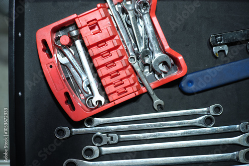 Toolbox with assortment of spanners