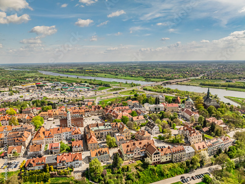 Obraz na płótnie Architektura i panoramy Sandomierza, Polska, Świętokrzyskie, Sandomierz wiosną, Słoneczna pogoda w salonie
