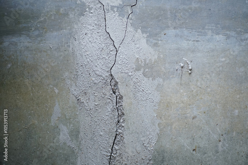 Canvas Print the walls of the fish pond are cracking due to unstable soil contours and poor q